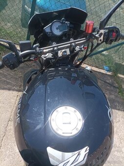 Yamaha yzf 1000 R - 4