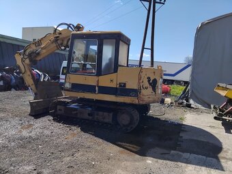 Pásové rypadlo CAT E70b - 4