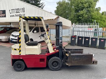 Vysokozdvižný vozík Nissan H01 A15 čelistmi na balíky - 4