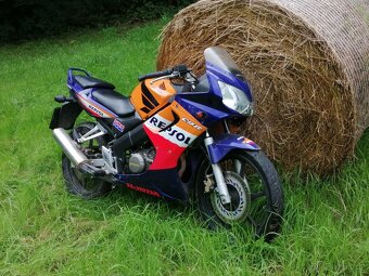 Honda cbr 125 r .REPSOL - 4