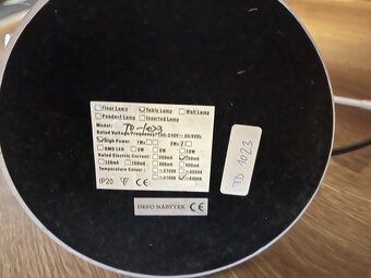 Moderní stolní lampa - 4