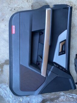 Mercedes GLK alcantara sedačky interiér - 4