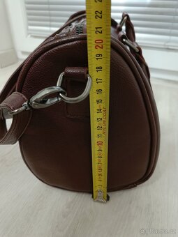 Vínově červená kabelka - 4