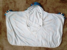 Zavinovací deka do autosedačky a kočárku - jako nová - 4