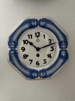 Kuchyňské nástěnné porcelanove, drevene a kovove hodiny - 4