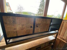 Nový TV stolek ve vintage stylu - 4