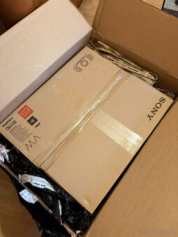 Sony VPL-VW570ES beamer 4k uhd 3D High-end Beamer - 4