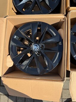 ORIGINÁL Alu Škoda ROTARE R17, 5x112 - TOP STAV - 4