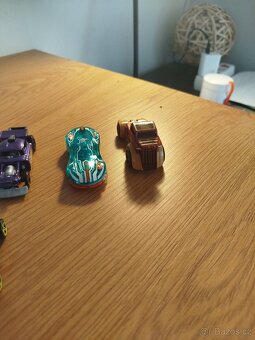 Hot wheels -9 autíček (včetně Star wars edice)-dobrý stav - 4