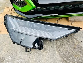 Audi RSQ8 naraznik světla matrix kapota blatniky - 4