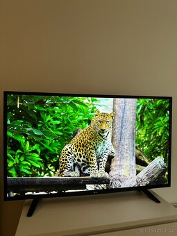 LG 43” 4K UHD Smart TV | YouTube | DVB-T2 | Stav jako nový - 4