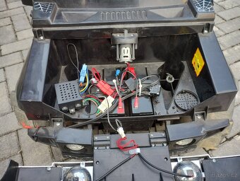 Dětské elektrické autíčko - 4