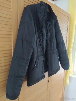 Černá bunda F&F - Velikost S - 4