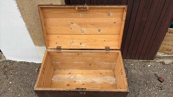 Stará dřevěná truhla ve velmi dobrém stavu - 4