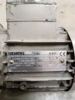 Elektromotor s variátorem a převodovkou 4-18ot/min - 4