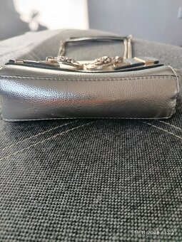 Kabelka na rameno CARINA Guess - 4