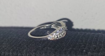 Nový dámský stříbrný prstýnek prsten třpytivý s kamínky 925 - 4