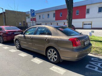 Toyota Avensis liftback - 4