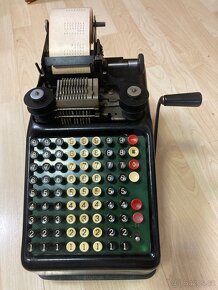 Starožitná mechanická kalkulačka - rok výroby 1920 - 4