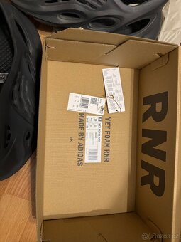 Yeezy Foam RNNR Carbon vel. 44,5 - 4