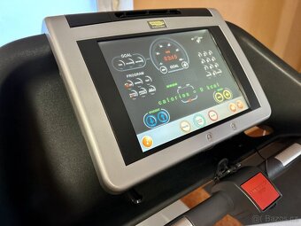 Běžecký pás - Technogym Run 700 Visio - 4