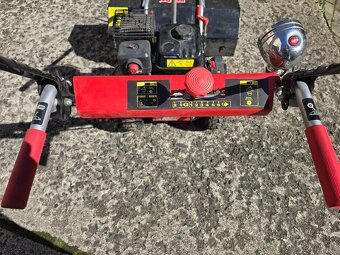 Motorový rotační kartáč - HECHT 8680 SE - 4
