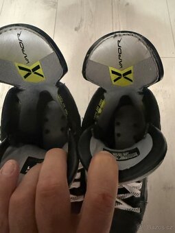 HOKEJOVÉ BRUSLE BAUER HYPERLITE 2 VEĽKOSŤ 6 fit1 - 4