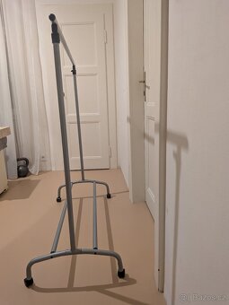 Stojan na oblečení Rigga IKEA - 4