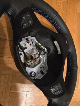 Volant BMW performance - 4