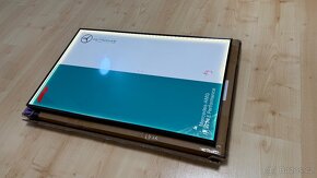 Svítící LED rám na na zeď Lego F1 Mercedes 42171 - 4