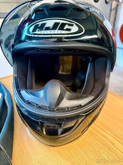 Helma na motorku HJC - 4