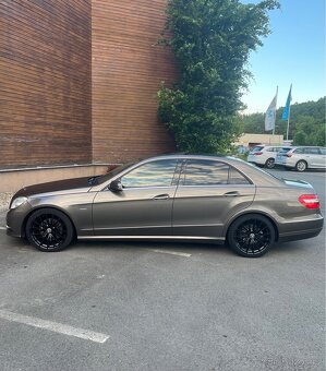 Mercedes Benz W212 E250 sedan - 4
