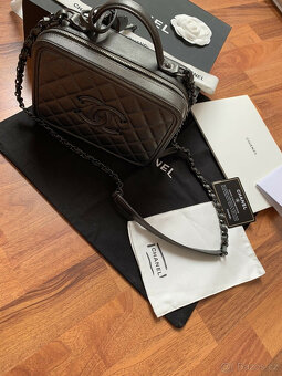 Kožená kabelka Chanel Vanity - 4