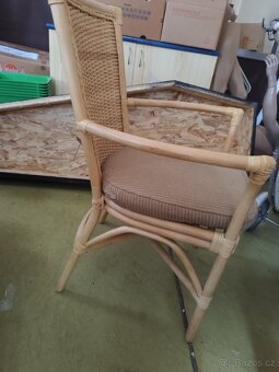 Jídelní stůl+6 židlí - 4