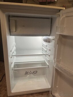 Malá lednička s mrazákem Zanussi - 4