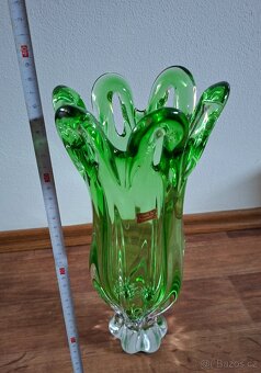 Váza skleněná . - 4