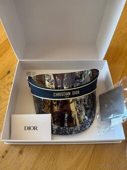 Dior sluneční kšilt - 4