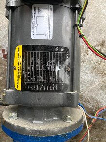 Prodám elektromotory s prevodovkou - 4