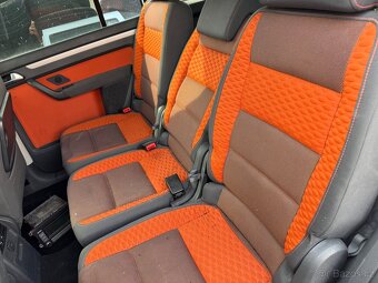 Vw touran 2010 interiér - 4
