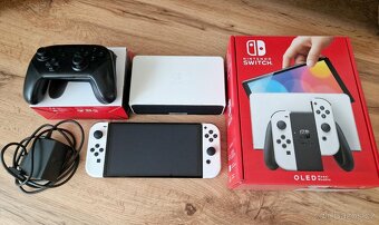 Nintendo Switch OLED v bílé barvě + 265 GB karta + Ovladač - 4