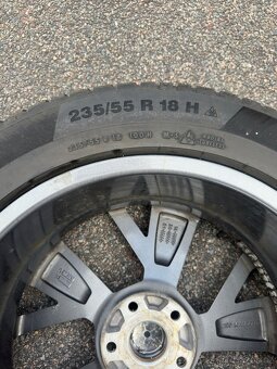 Prodám zímní originální alu kola VW 5x112 + 235/55r18 + pneu - 4