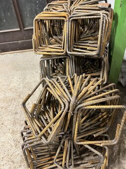 Třmínky 150x150mm r8mm  300ks - 4