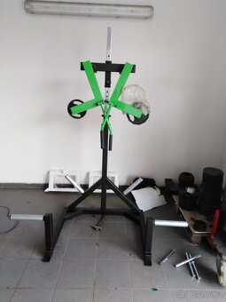 Upažování - stroj na cvičení ramen - 4