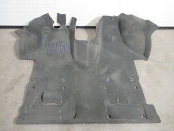 PODLAHA - KOBEREC- VW Multivan, Trasporter , Caravelle T5 T6 - 4