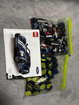 LEGO TECHNIC FORD GT - 4