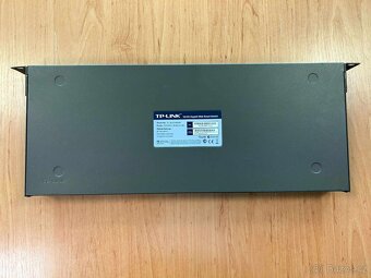 TP-LINK TL-SL2218WEB Switch, 16xLAN, 1xGLAN - 4