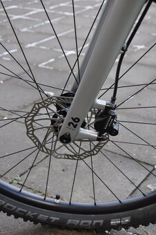 Woom 6 OFF Black 26" dětské kolo s teleskopickou sedlovkou - 4