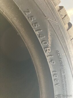 Sada 4x fungl novych ZIMNÍCH DUNLOP 255/40/19, 100V - 4