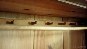 Masivní Dubová vyřezávaná skříň, stará - 4