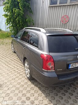 Toyota Avensis 2.0 - 4